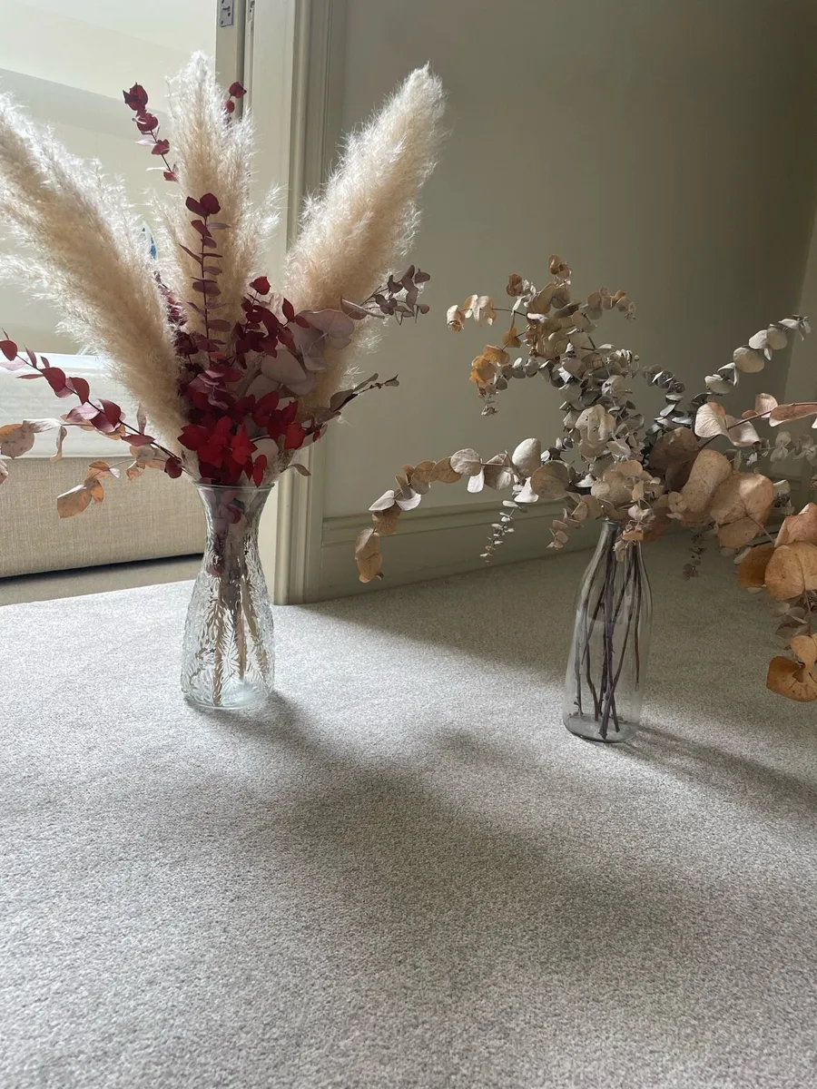Preserved flowers and vases - Image 2