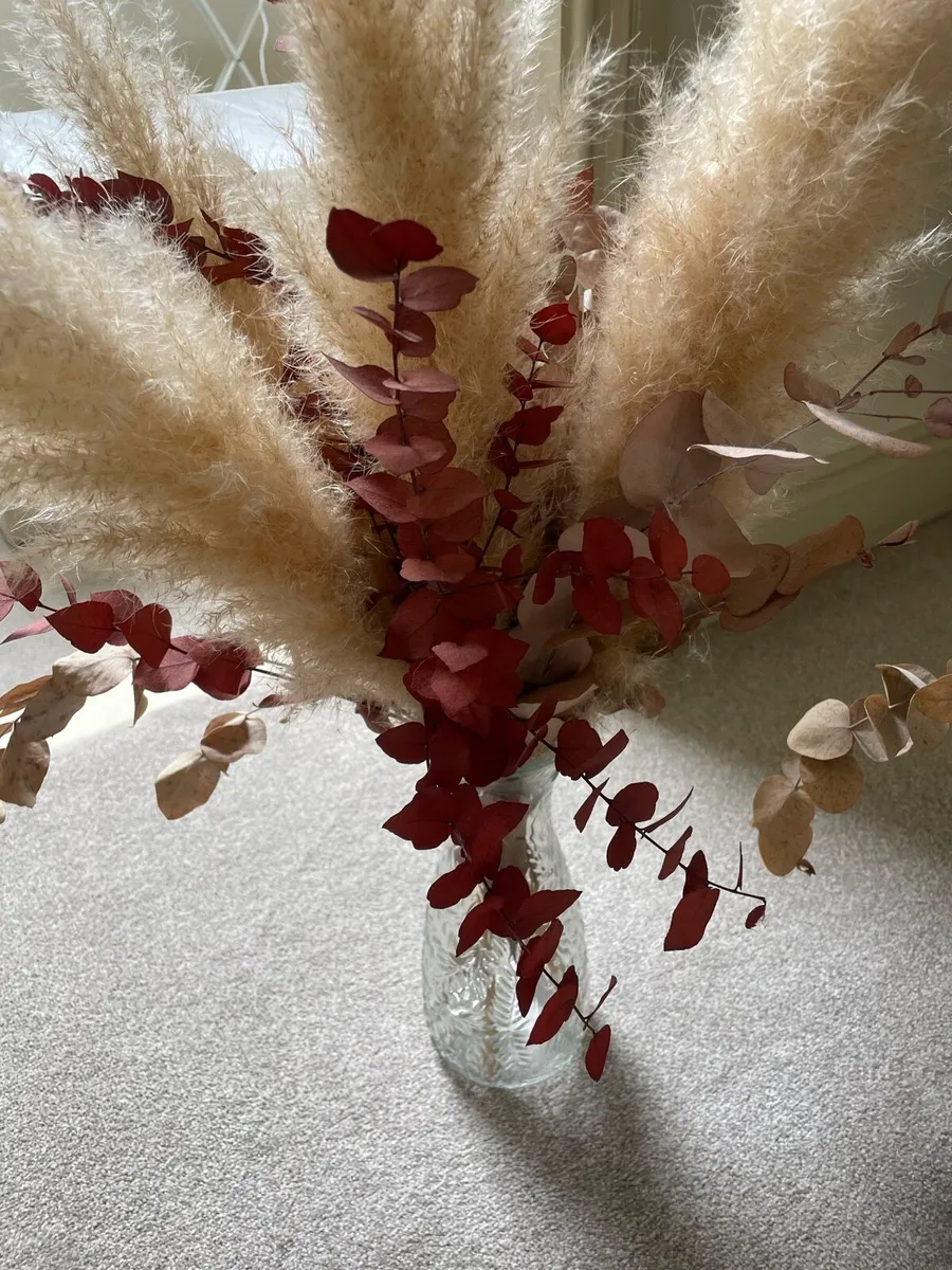 Preserved flowers and vases - Image 3