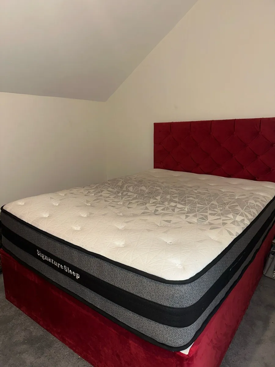 Bed - Image 1
