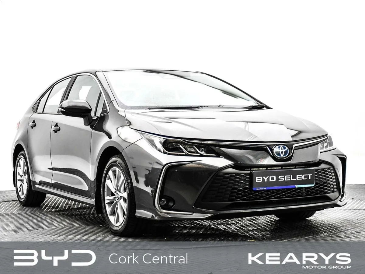 Toyota Corolla 1.8 Hybrid Luna Saloon - Image 1
