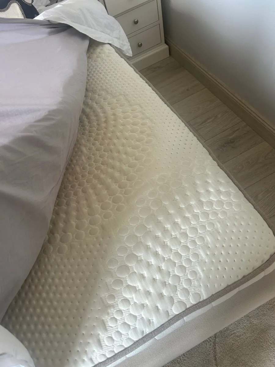 Bed  & mattress - Image 2