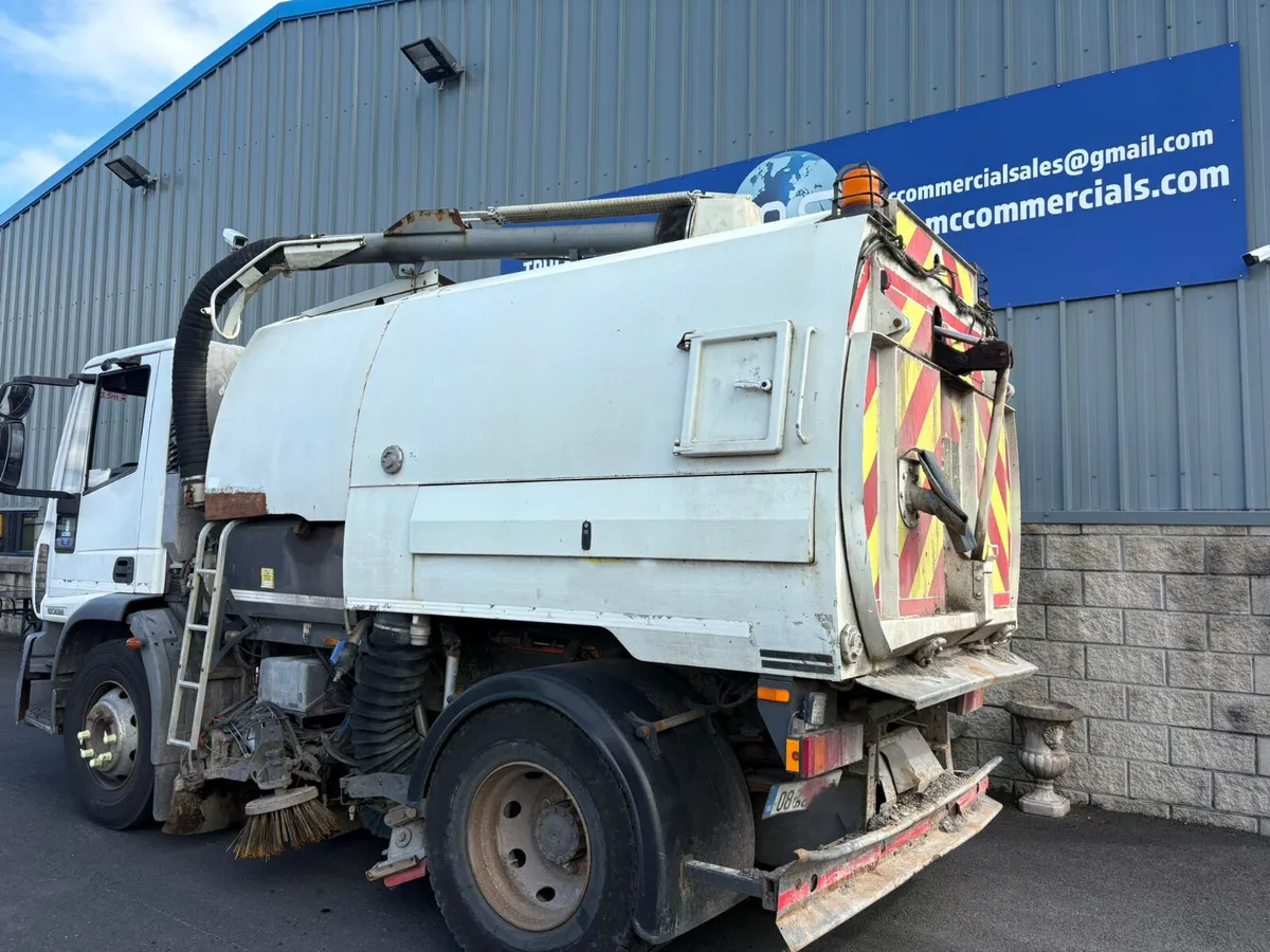 For Sale: Iveco Road Sweeper - Image 4