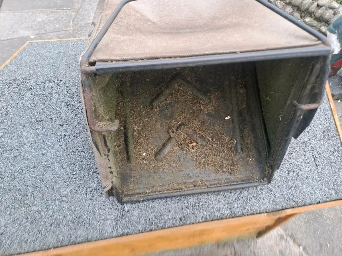 Honda izzy  lawnmower  grass  bag - Image 2