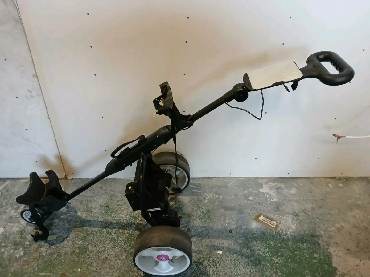 Mocad in excellent condition at Golf Concepts - Image 1