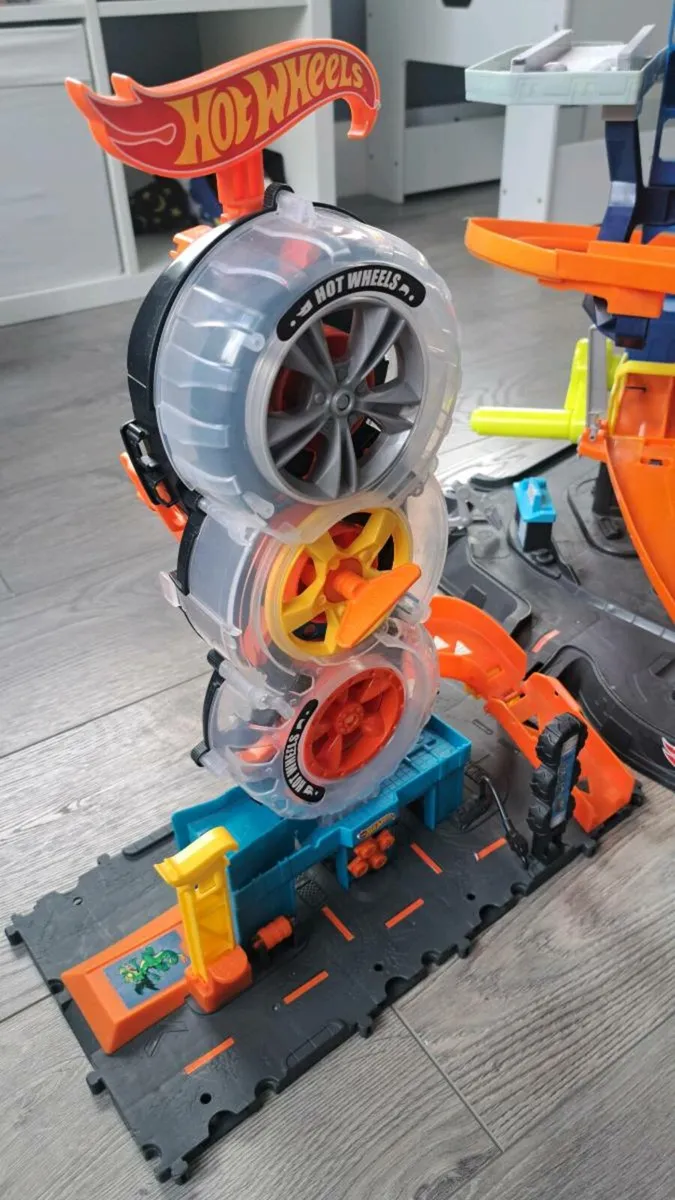 hot wheels - Image 2