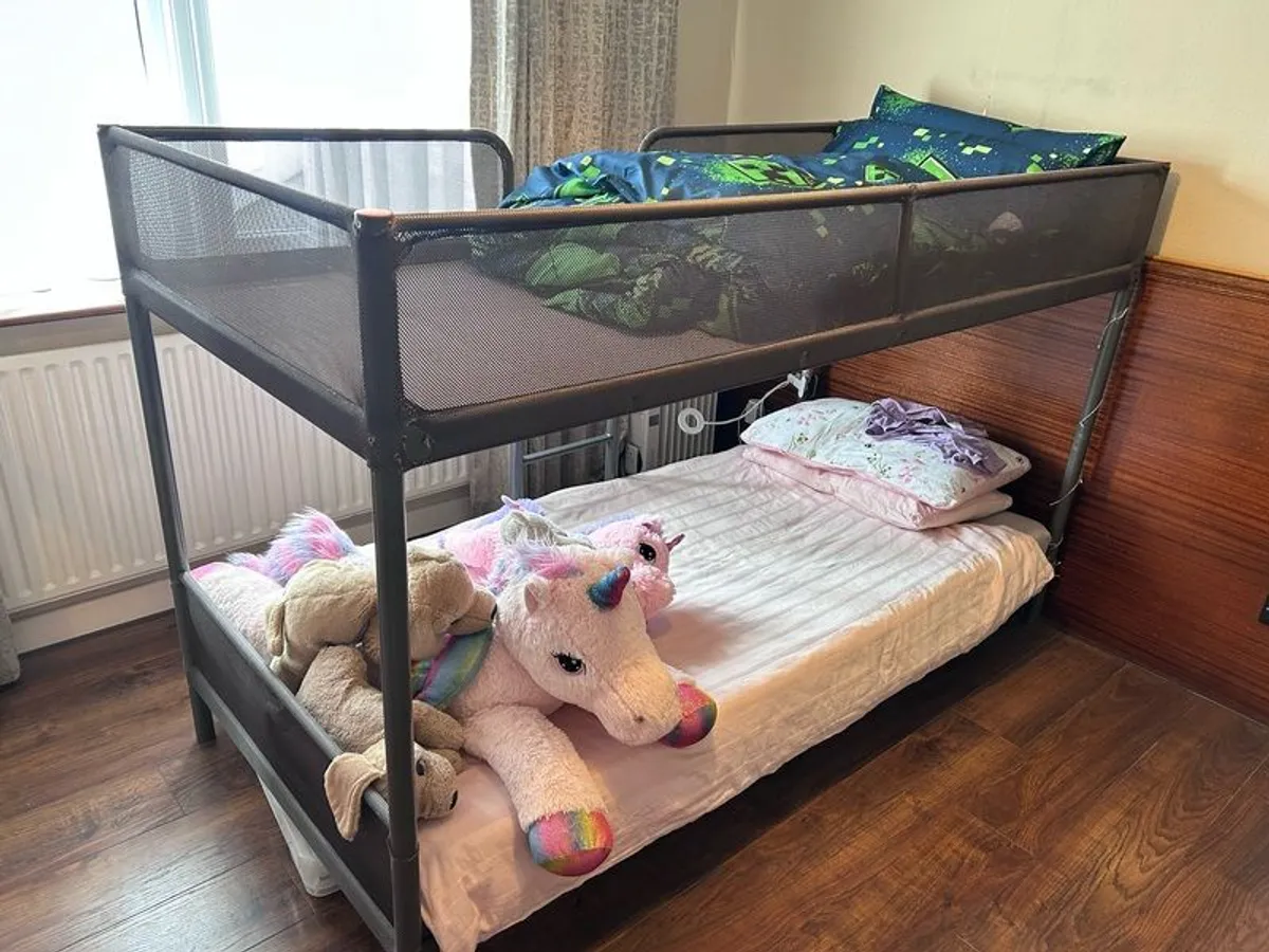 Bunk bed - Image 1