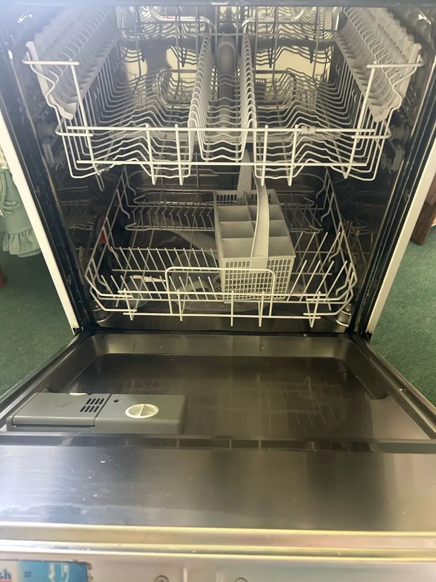 Dishwasher - Image 2