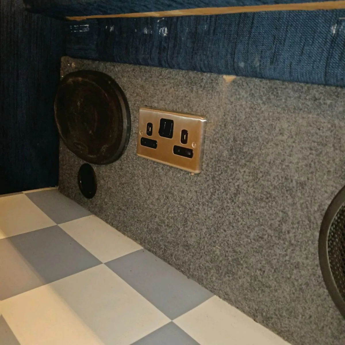 VW T2 Campervan - Image 2