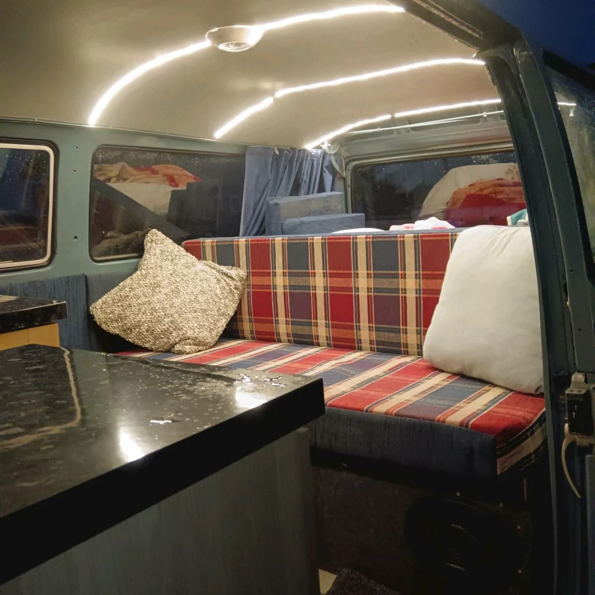 VW T2 Campervan - Image 3