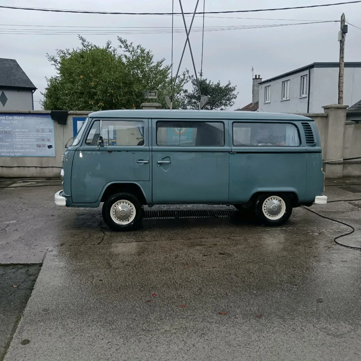 VW T2 Campervan - Image 1