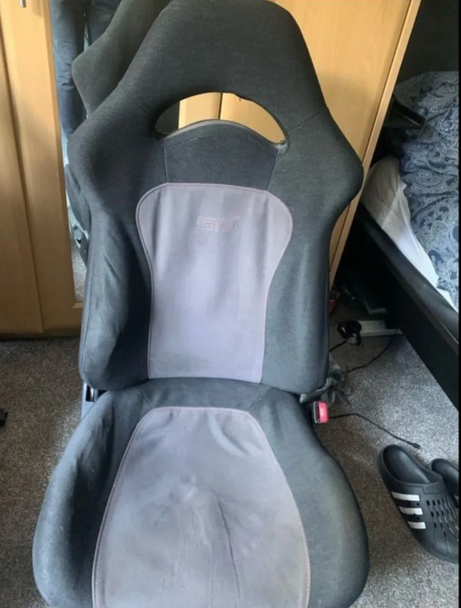 Subaru Impreza STI bucket seats (pair) - Image 3