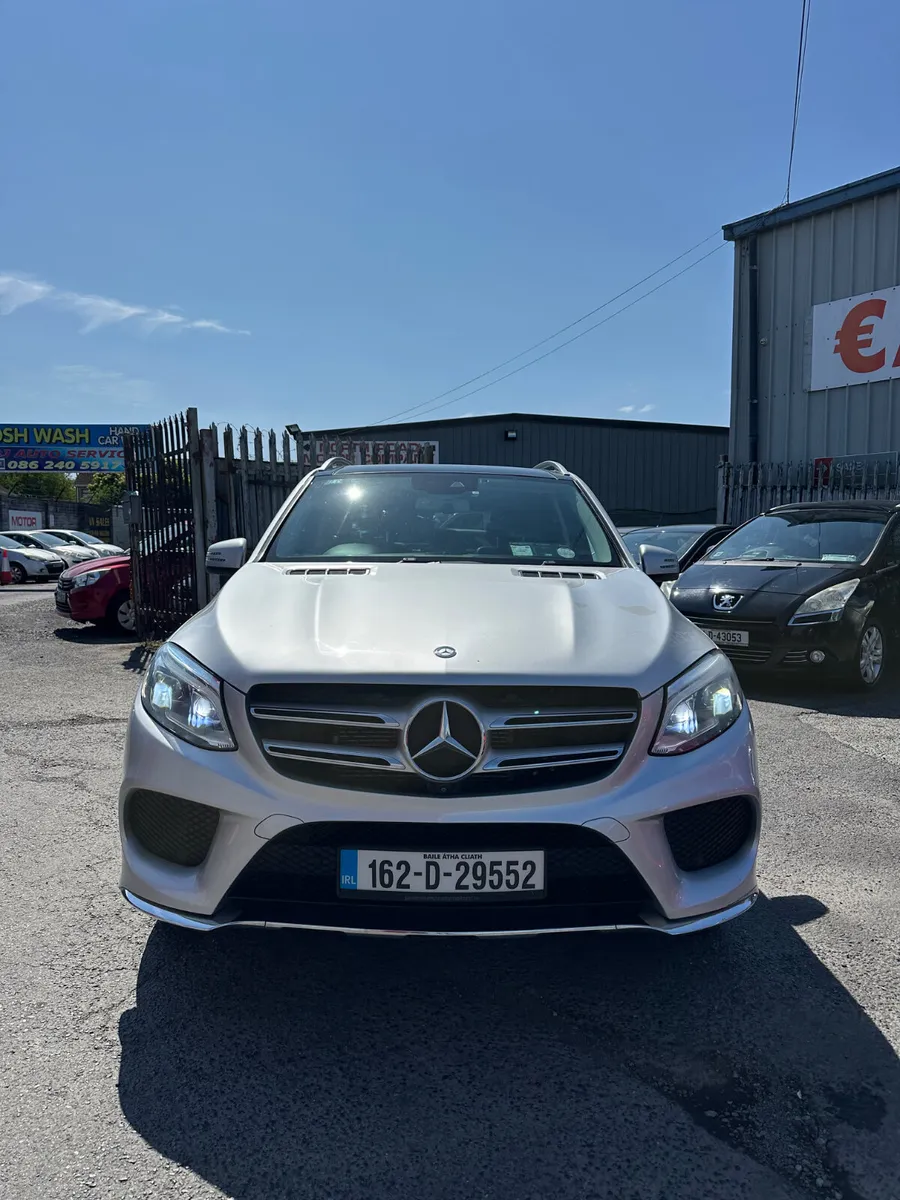 Mercedes-Benz GLE 500E 4MATIC AMG LINE PREMIUM - Image 2
