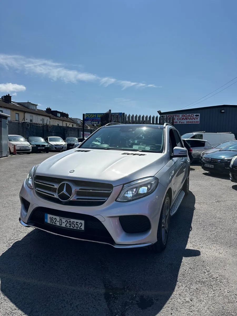 Mercedes-Benz GLE 500E 4MATIC AMG LINE PREMIUM - Image 3