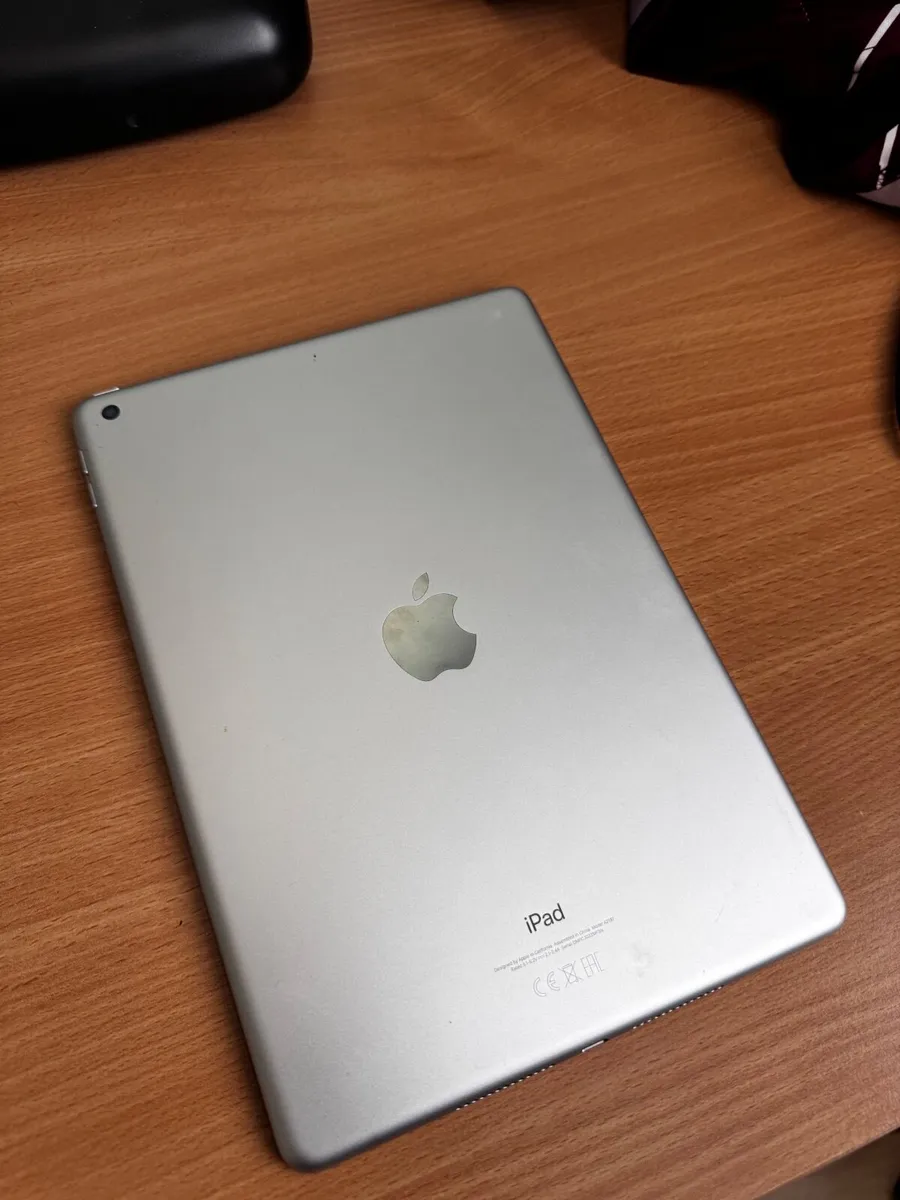 Ipad 7th generation 32gb - Image 3