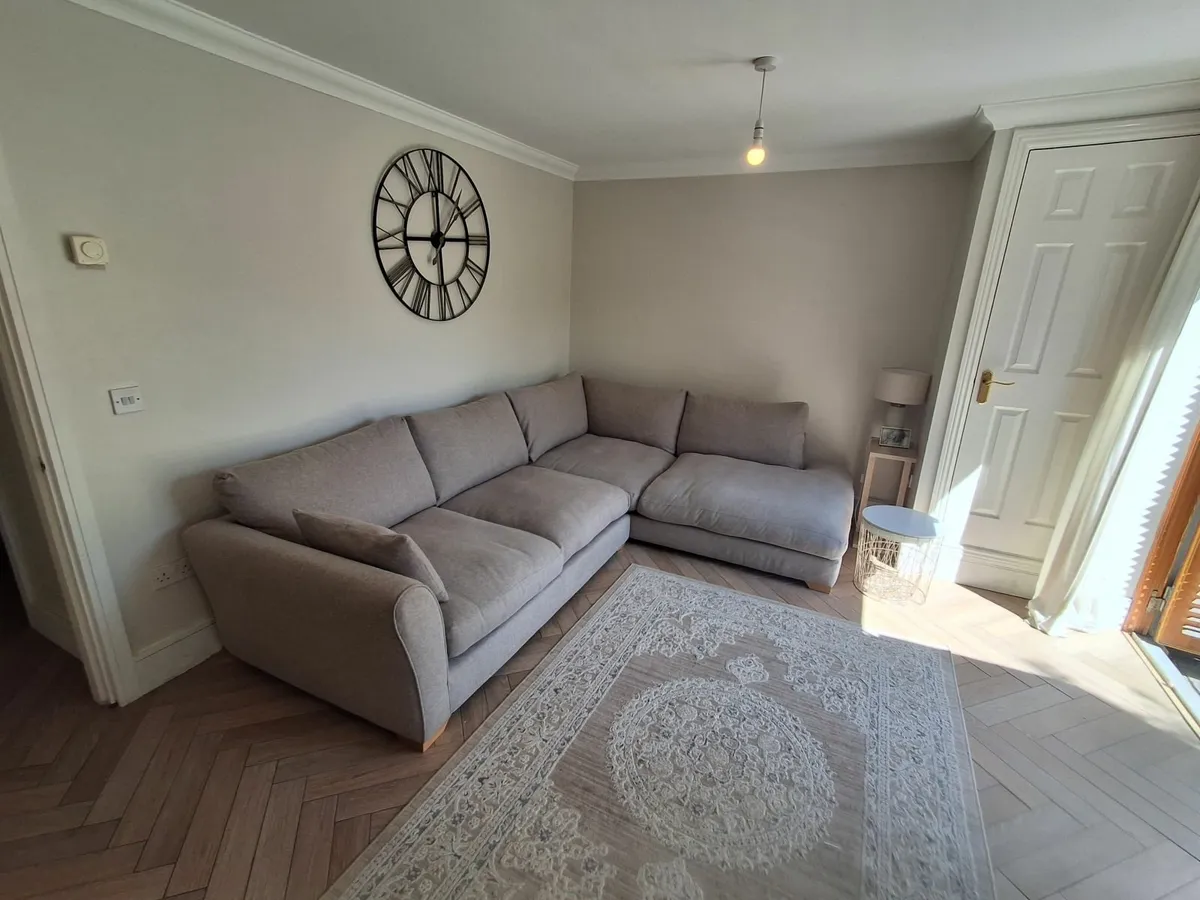 sofa - Image 2
