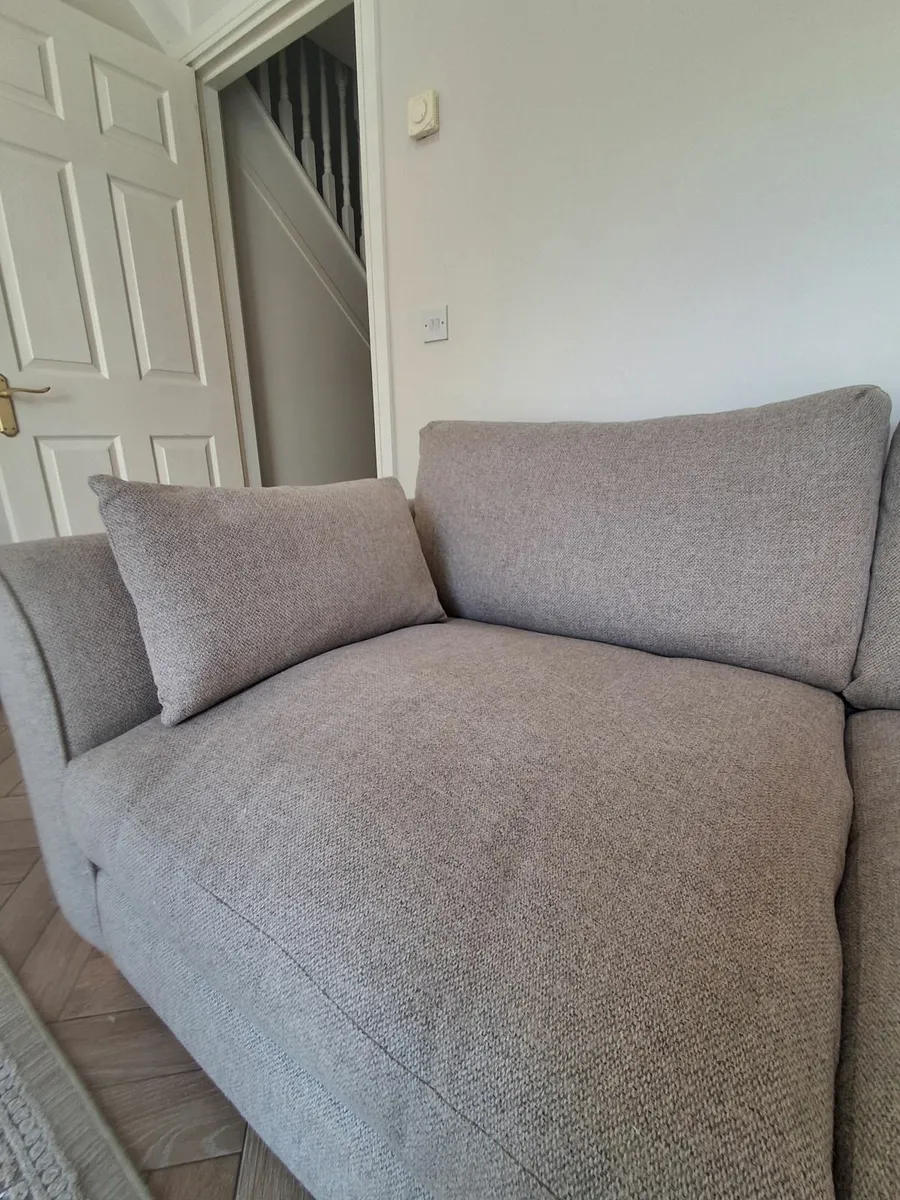 sofa - Image 4