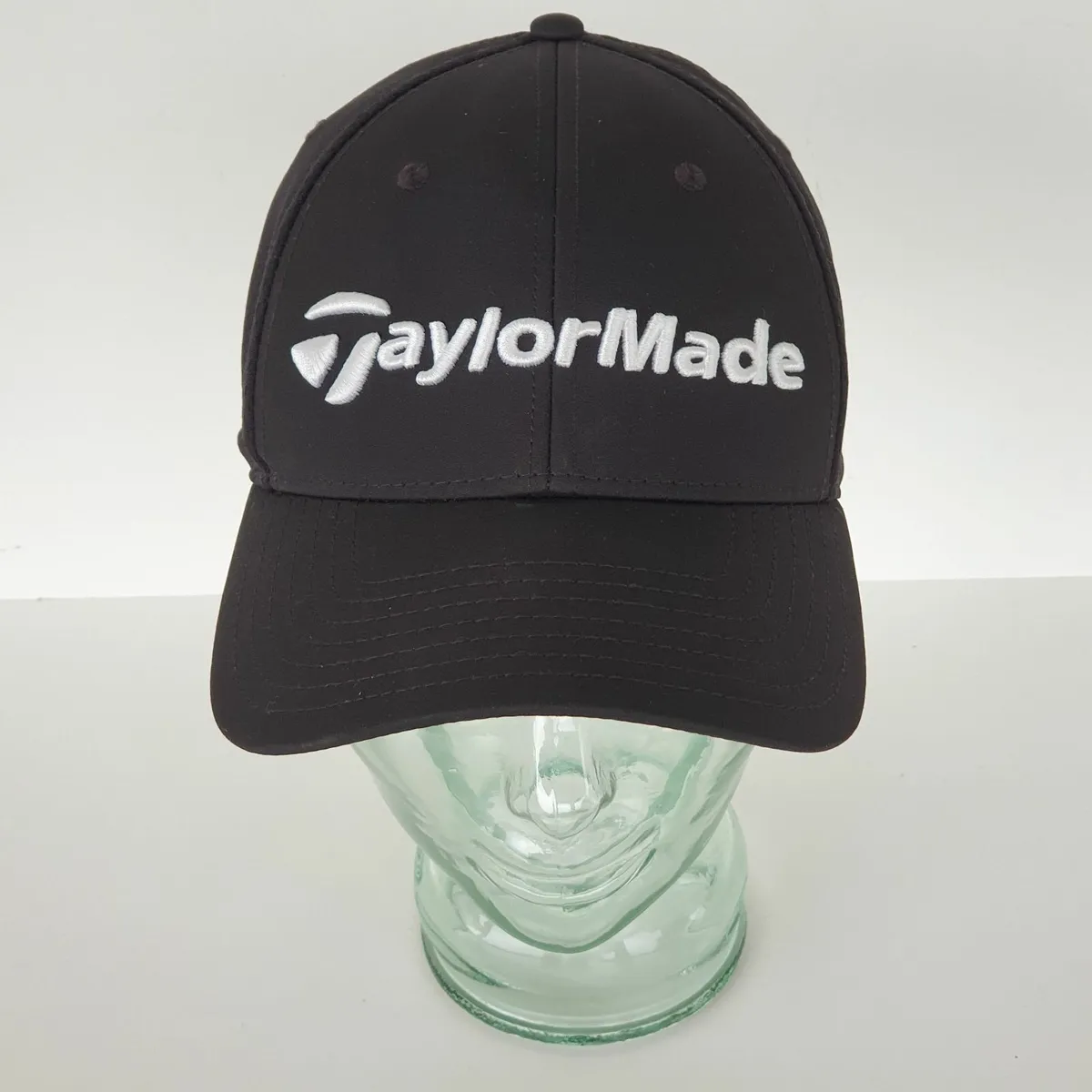 Taylormade black golf cap - Image 1