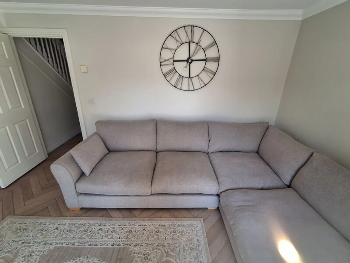 sofa - Image 3
