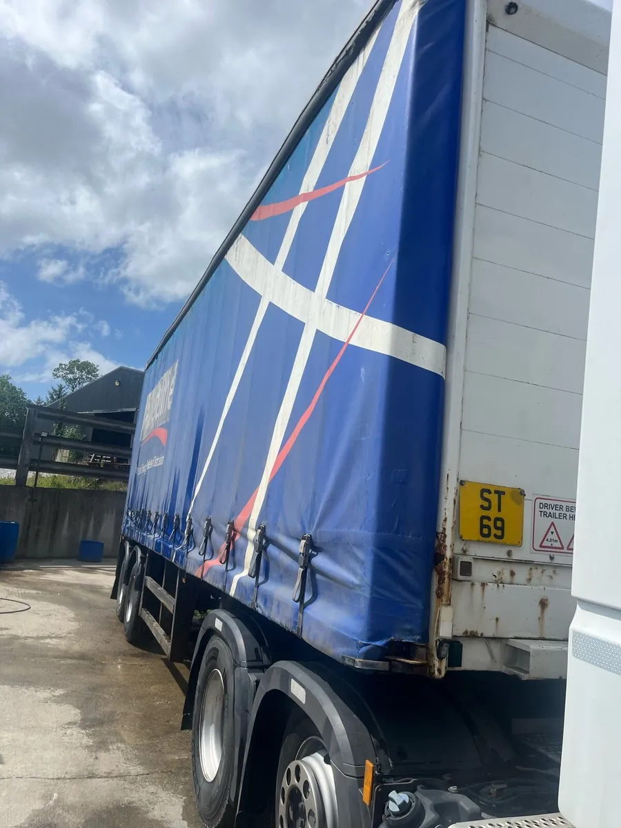 30 foot curtainsider - Image 2