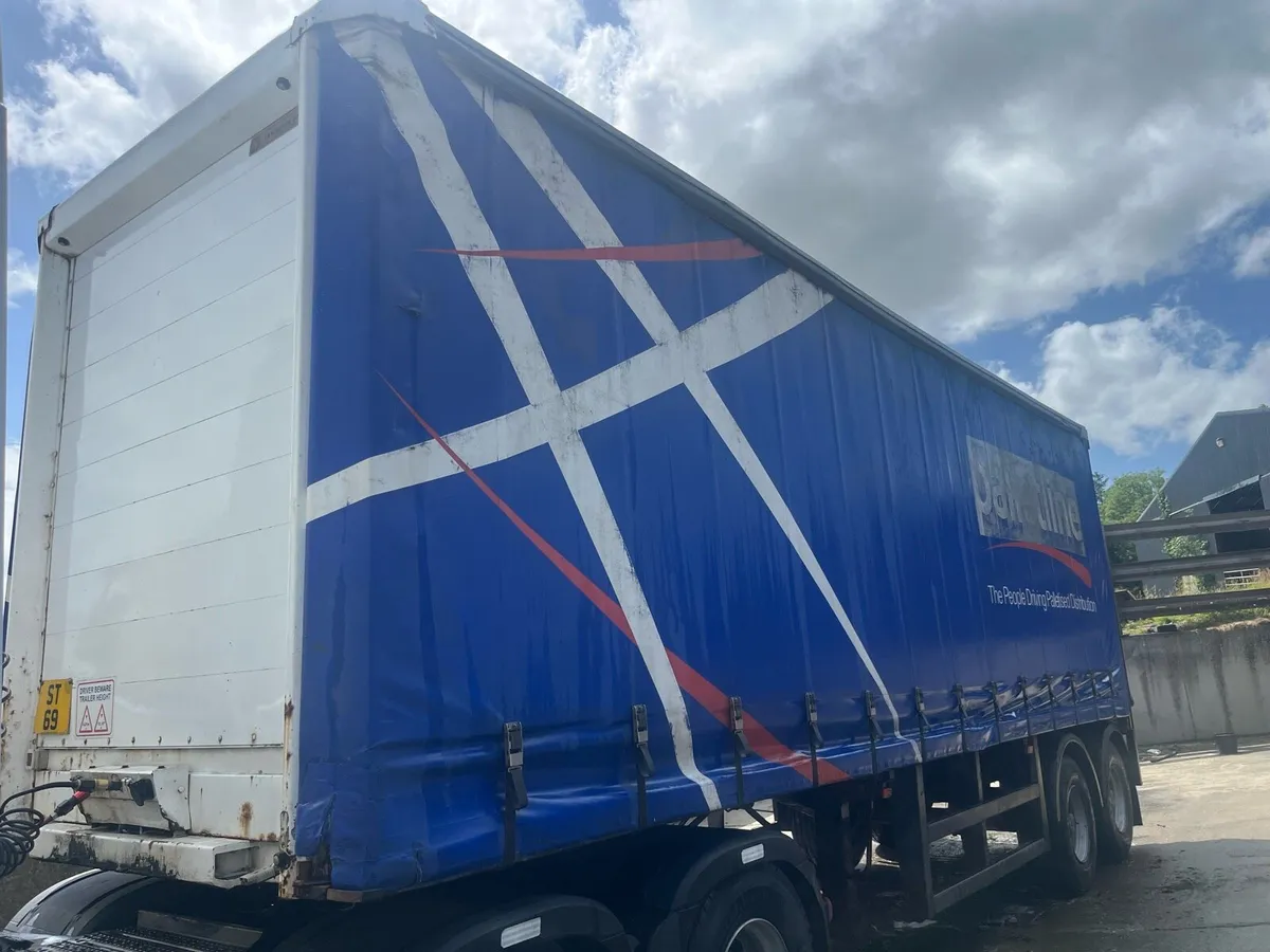 30 foot curtainsider - Image 1