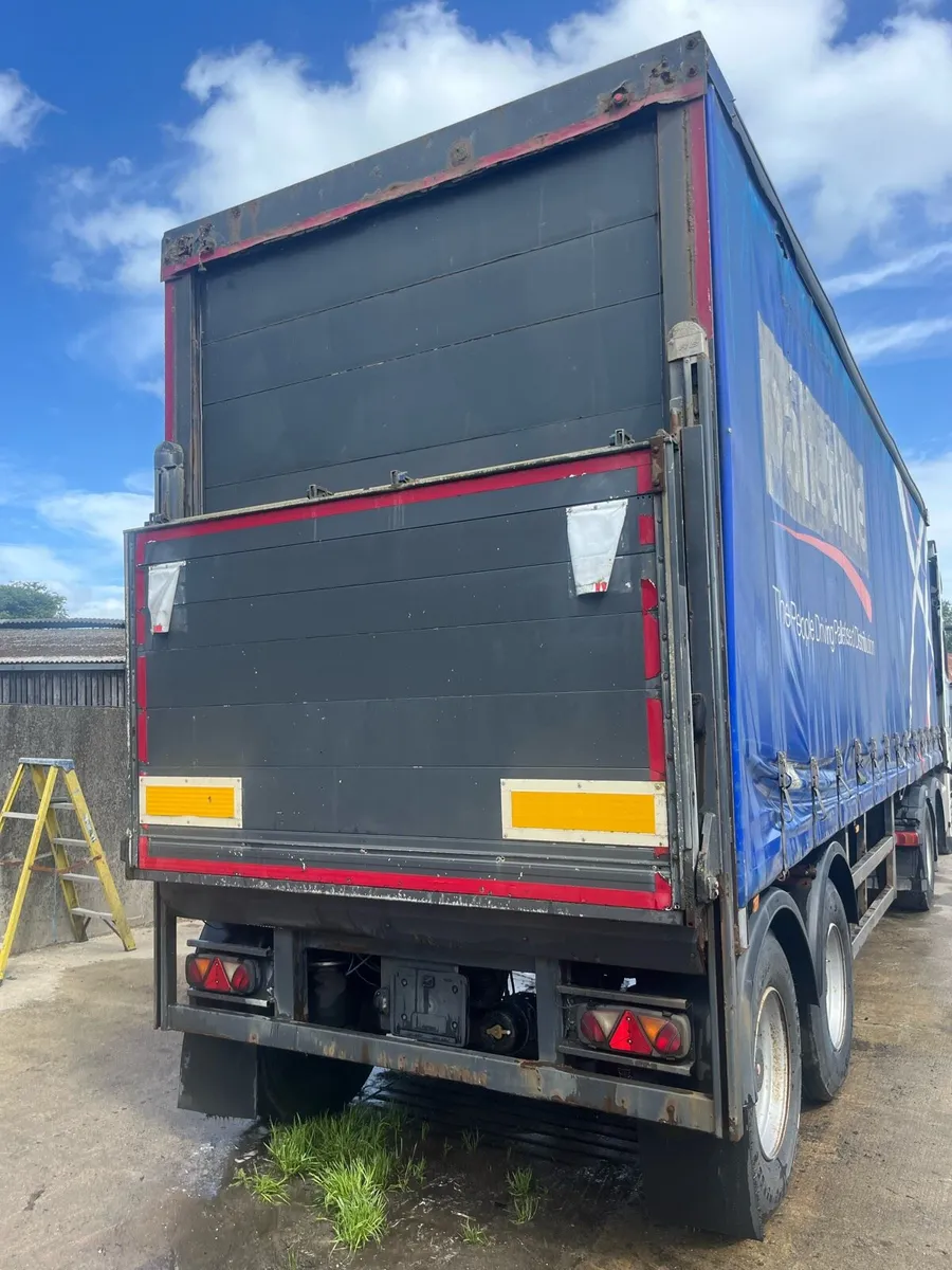 30 foot curtainsider - Image 4