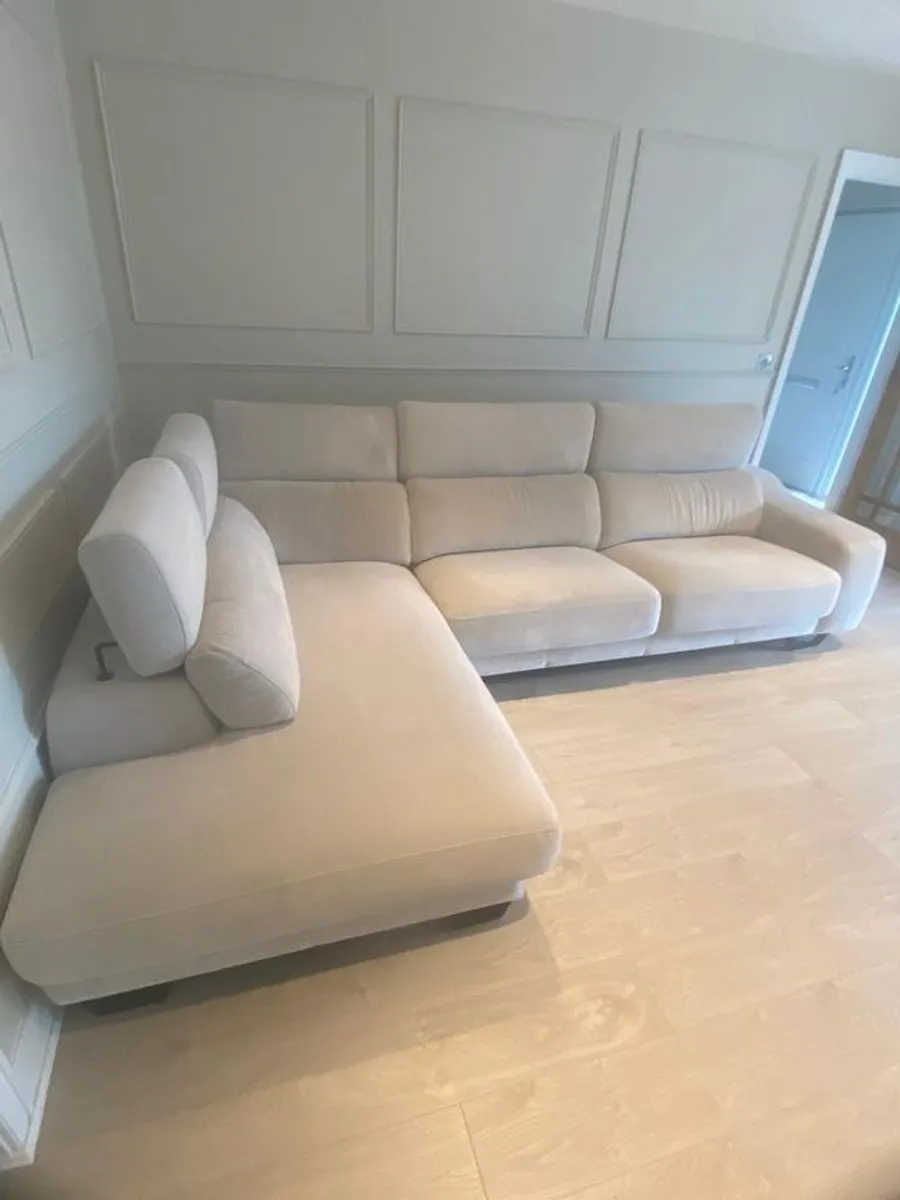 Cornor Sofa - Image 4