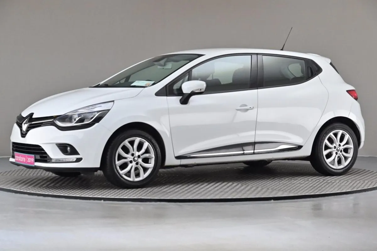 Renault Clio 1.0 Dynamique 75bhp SAT NAV 5spd - Image 4