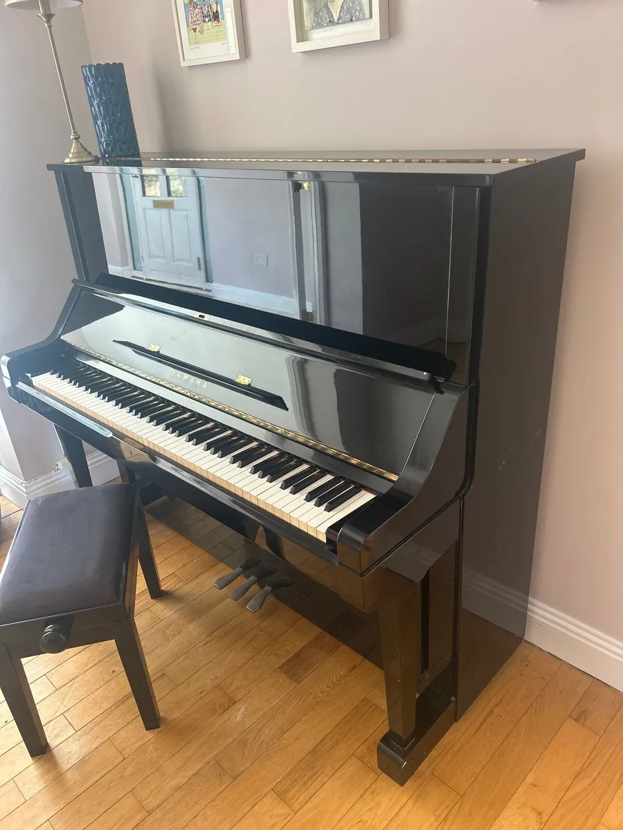 Yamaha piano - Image 4