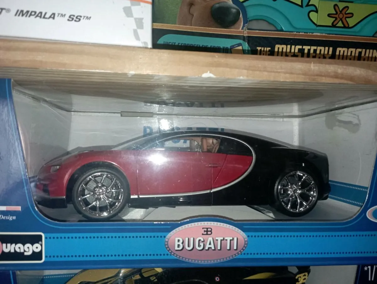 BbURAGO BUGATTI DIE-CAST SPORT CARS ALL 1-18 SCAL. - Image 2