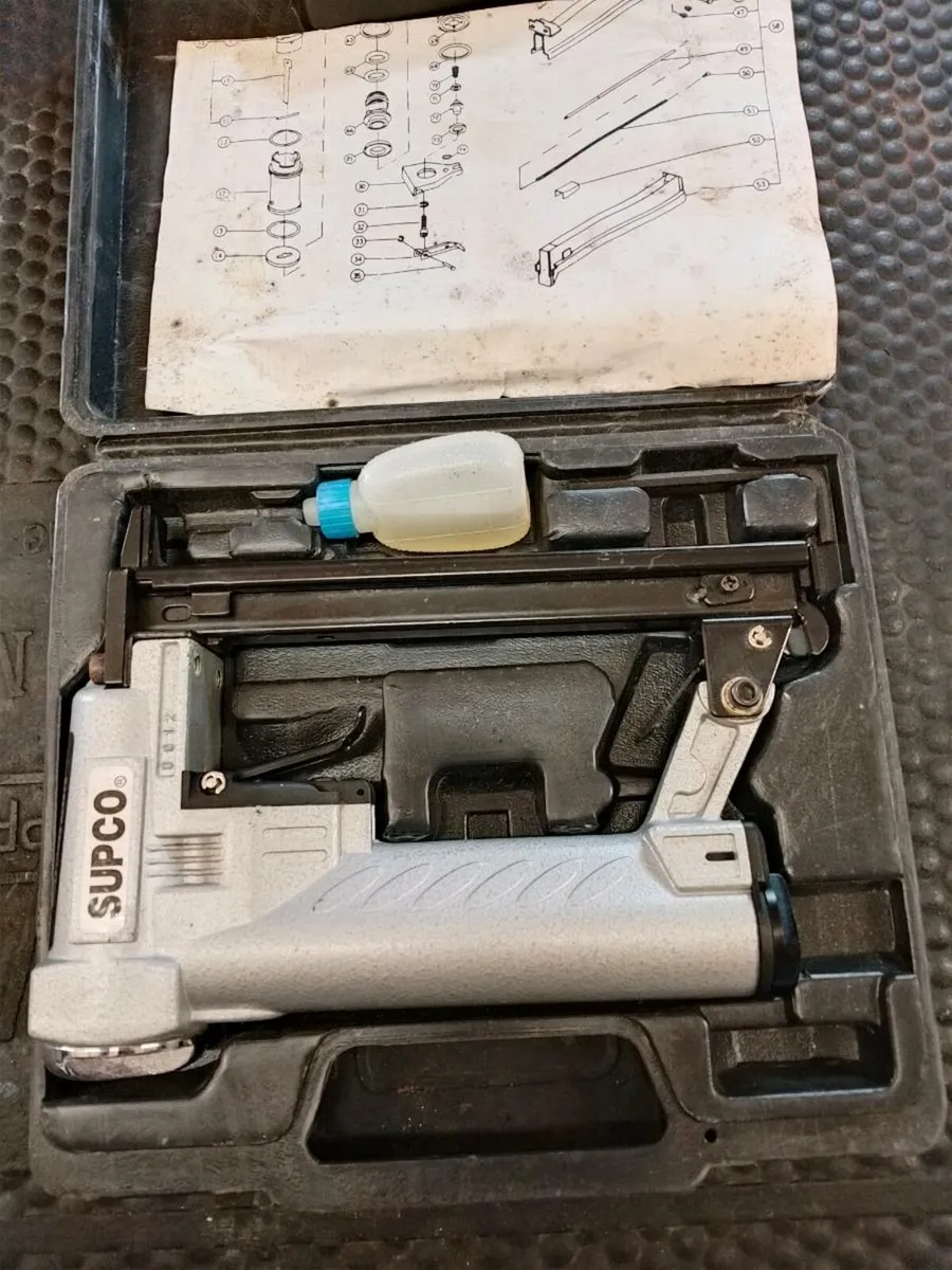 Staple gun - Image 1