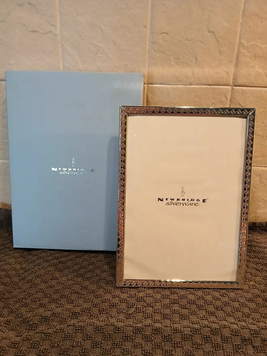 Photo frame 5 x 7 Newbridge Silverware - Image 1