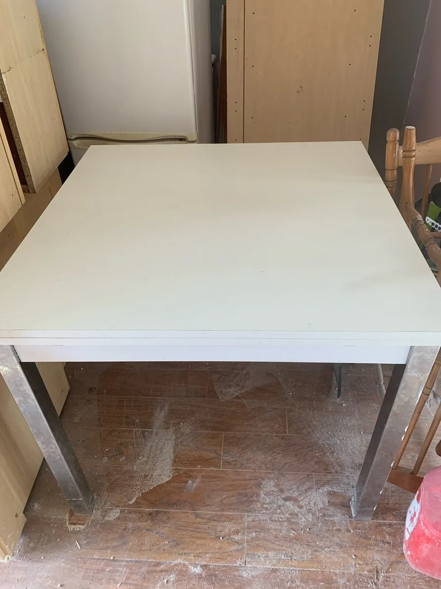 Dining table - Image 2