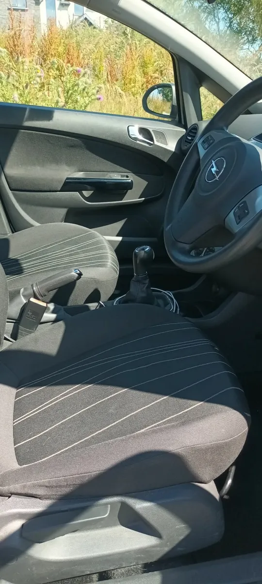 Opel Corsa 2010 - Image 4