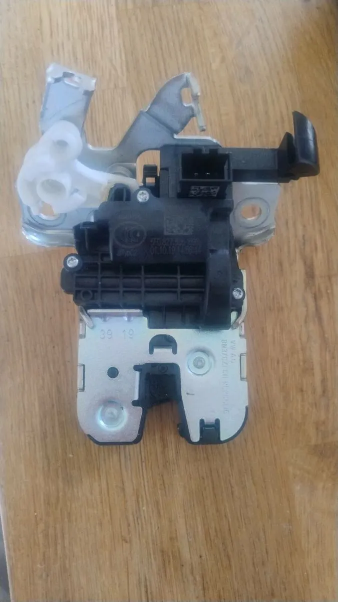 Boot lock mechanism Skoda karoq