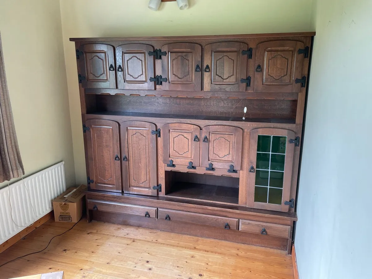 Cabinet - Image 1