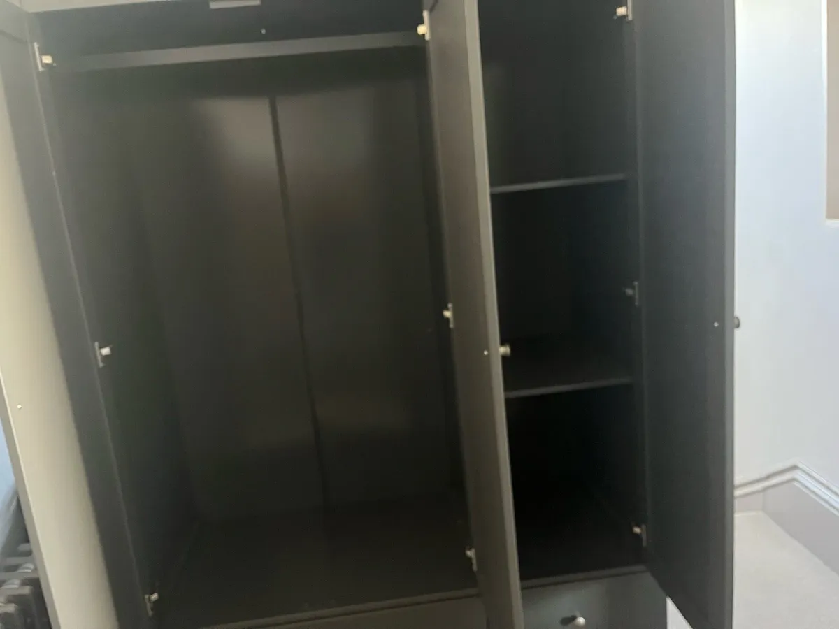 Wardrobe - Image 3