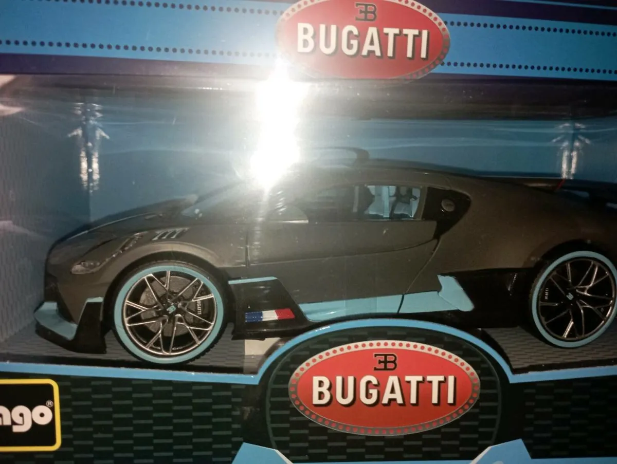 BbURAGO BUGATTI DIE-CAST SPORT CARS ALL 1-18 SCAL. - Image 4