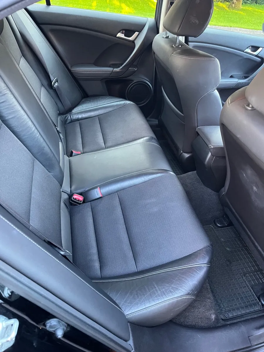 Honda Accord 2012 - Image 4