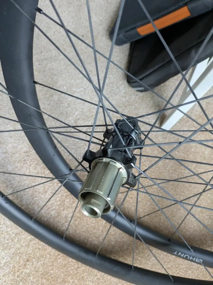 Hunt 35 Carbon Aero Disc 700c Wheelset - Image 2