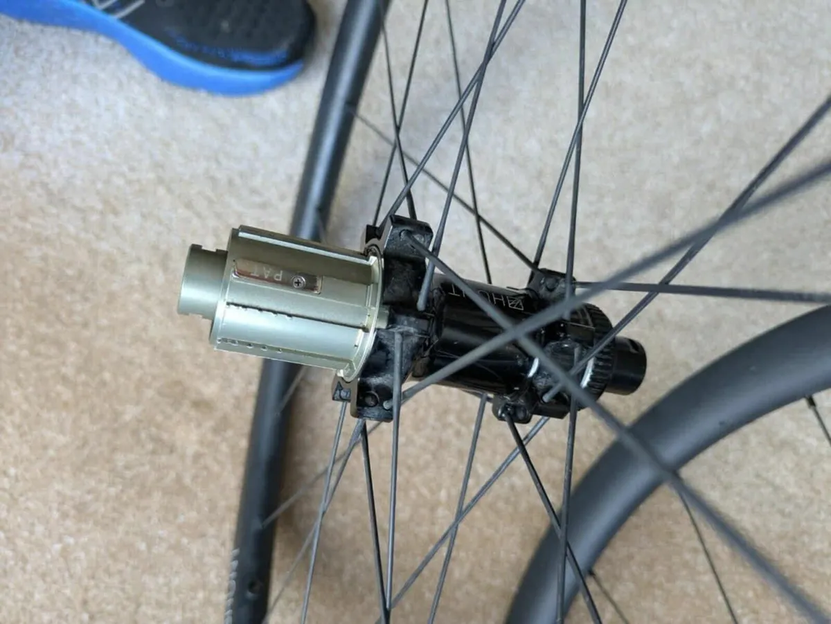 Hunt 35 Carbon Aero Disc 700c Wheelset - Image 4