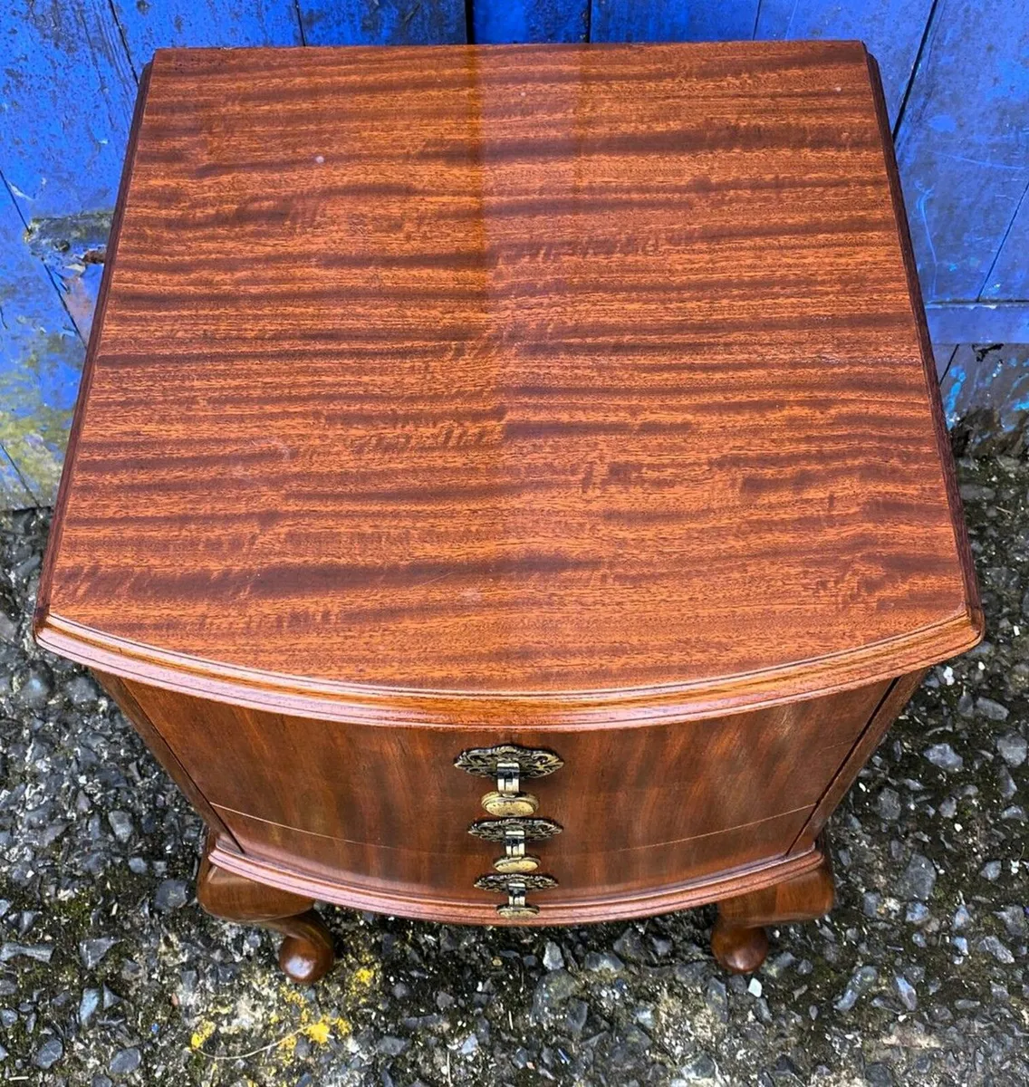 Small Bow Front Chest of Drawers - Image 2