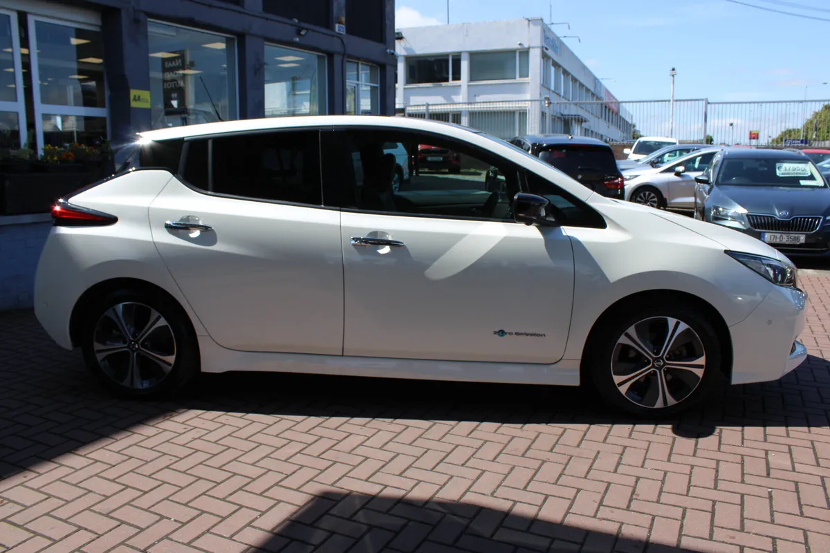 Nissan Leaf 40K EV SVE 2T +PRO PILOT PARK // IRISH - Image 3