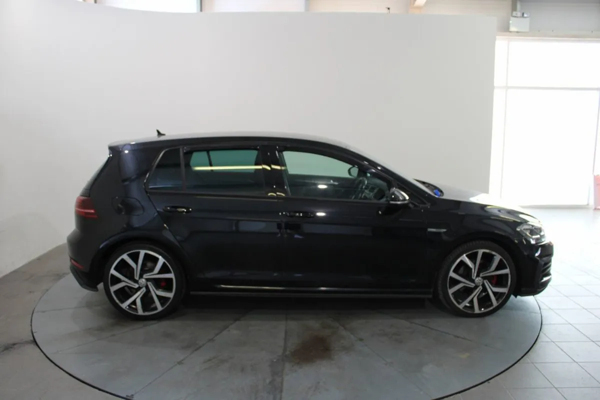 Volkswagen Golf 2.0 TDI 5DR 184HP GTD DSG - Image 2