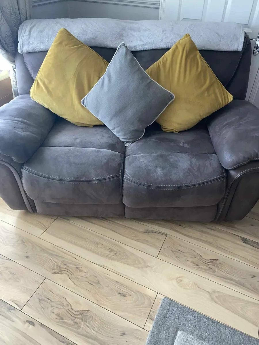 3&2 seater recliner sofas - Image 4