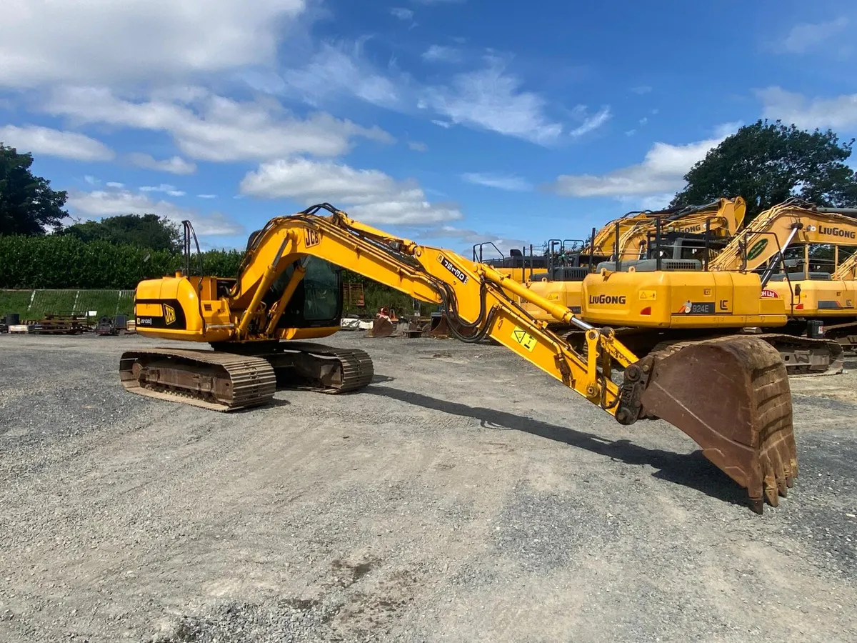 JCB JS130 LC Excavator - Image 3