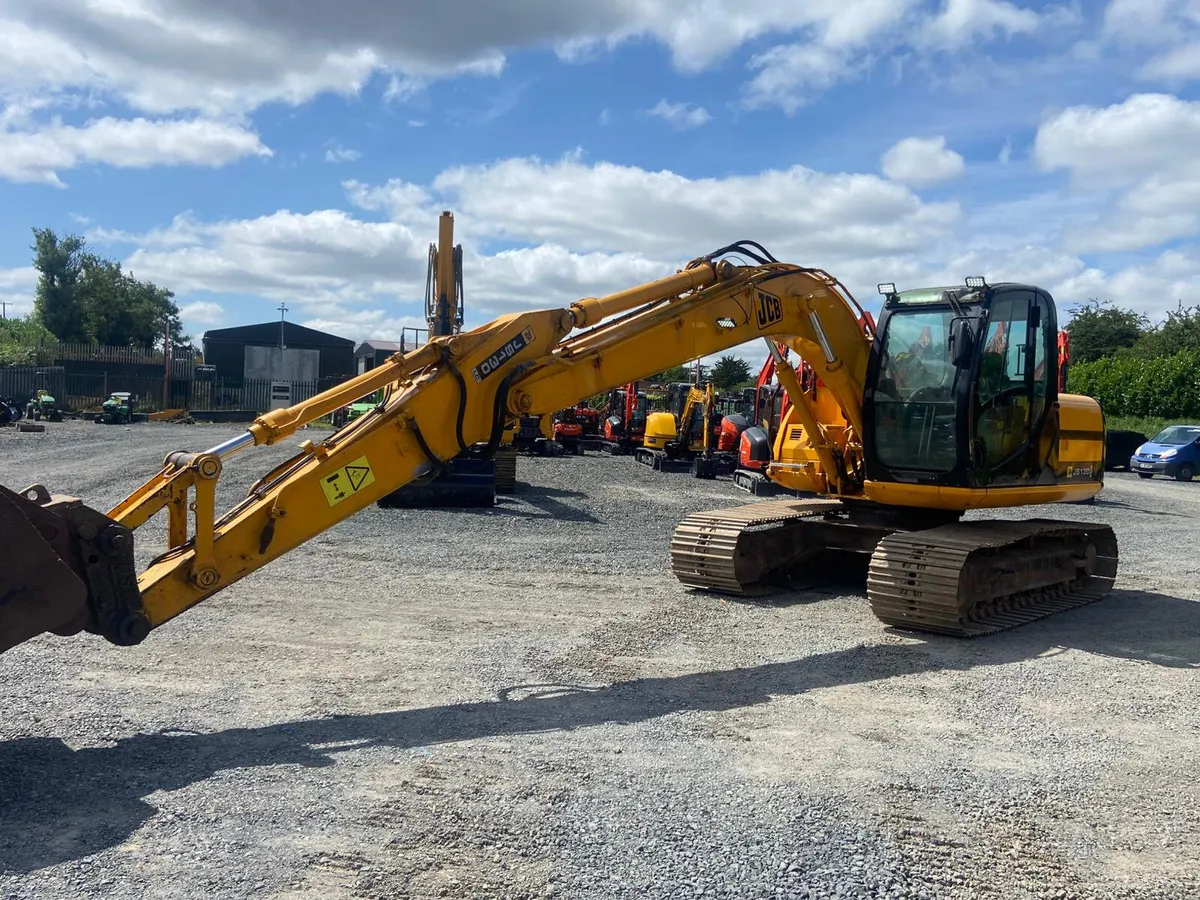 JCB JS130 LC Excavator - Image 1