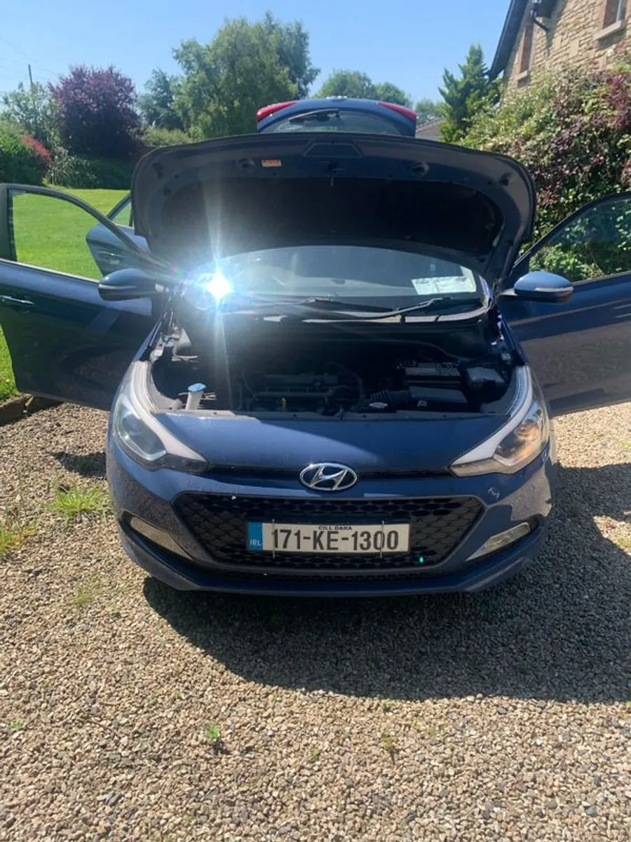 2017 Hyundai i20 - Image 2