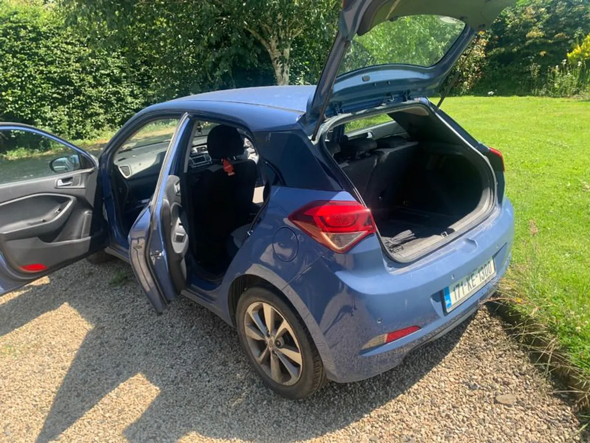 2017 Hyundai i20 - Image 3