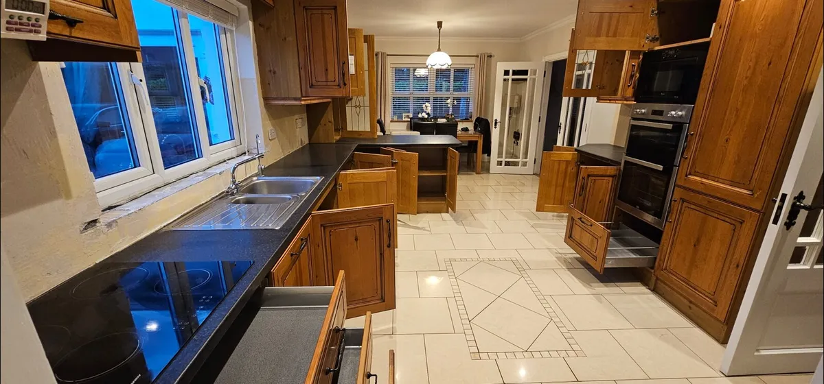 Kitchen and pine doors. - Image 2