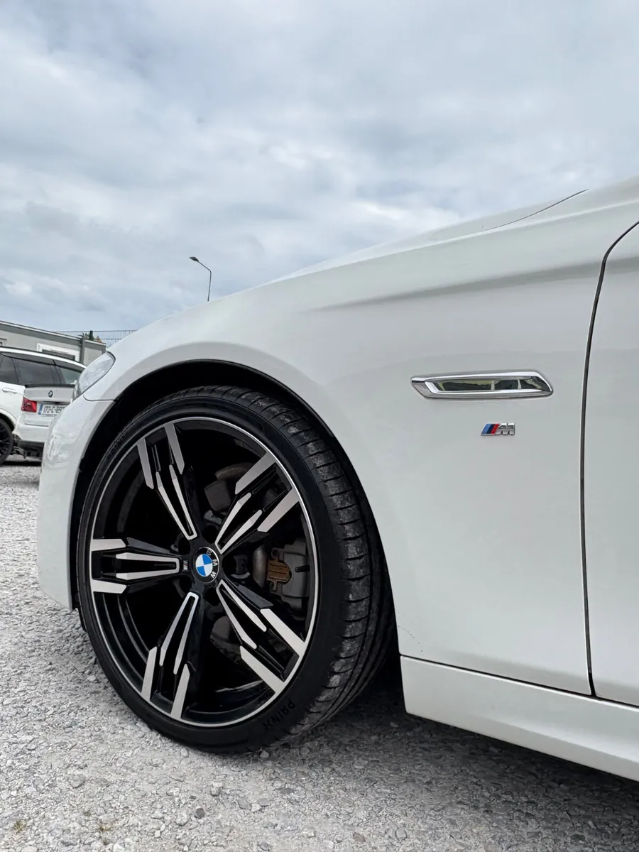 BMW 520 i 523i M Sport Sunroof Automatic Low KM - Image 4